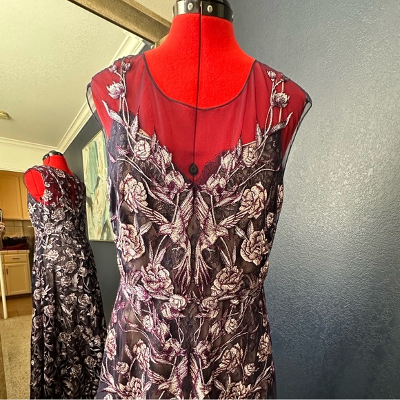 Evening gown with beautiful detail lace - Picture 3 of 6